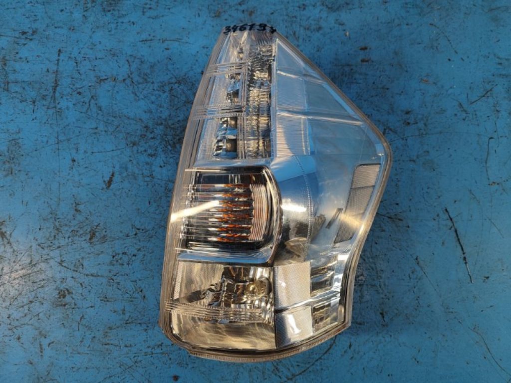 81551-47140 | Ліхтар зовнішній прав. TOYOTA PRIUS PLUS 11-14