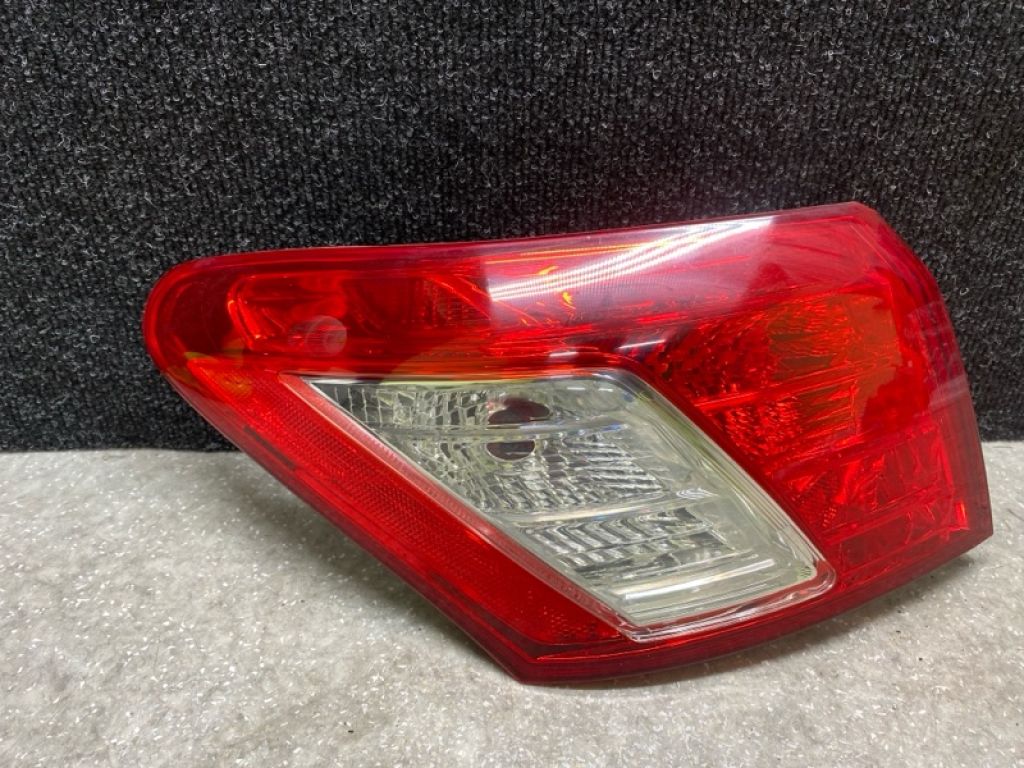 81561-33500 | Фонарь наружный лев. LEXUS ES350 06-12