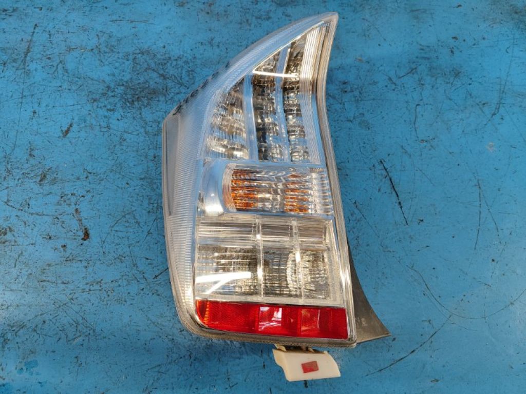 81561-47120 | Фонарь наружный лев. TOYOTA PRIUS - 30 09-17