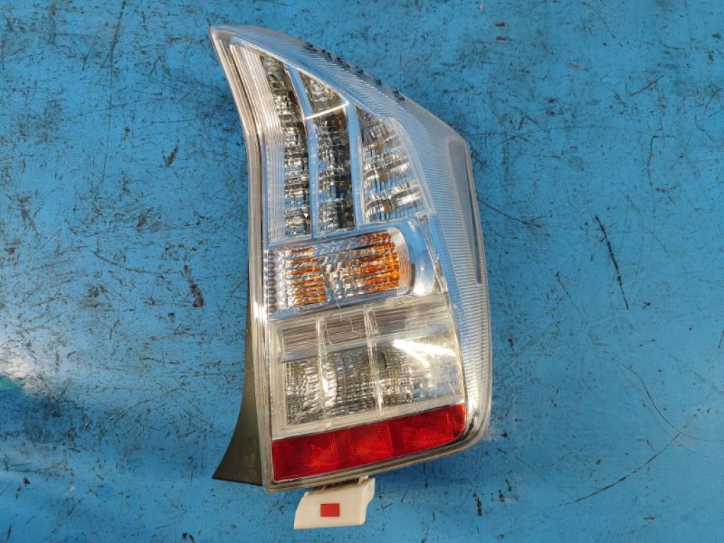 81551-47121 | Фонарь наружный прав. TOYOTA PRIUS - 30 09-17