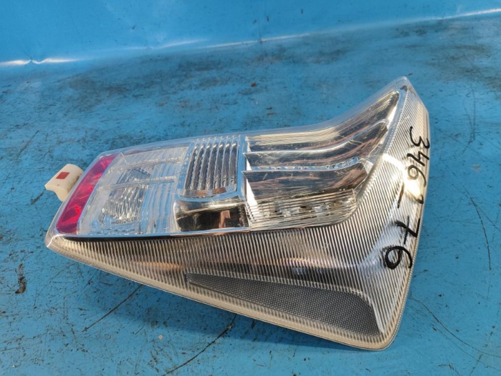 81551-47121 | Фонарь наружный прав. TOYOTA PRIUS - 30 09-17 - Фото 2