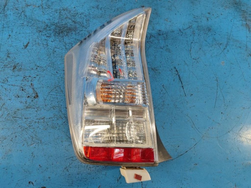 81561-47120 | Фонарь наружный лев. TOYOTA PRIUS - 30 09-17