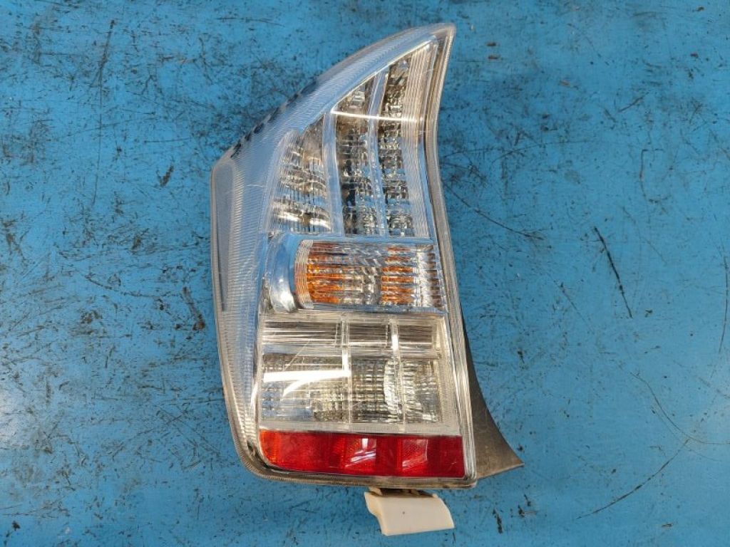 81561-47120 | Фонарь наружный лев. TOYOTA PRIUS - 30 09-17