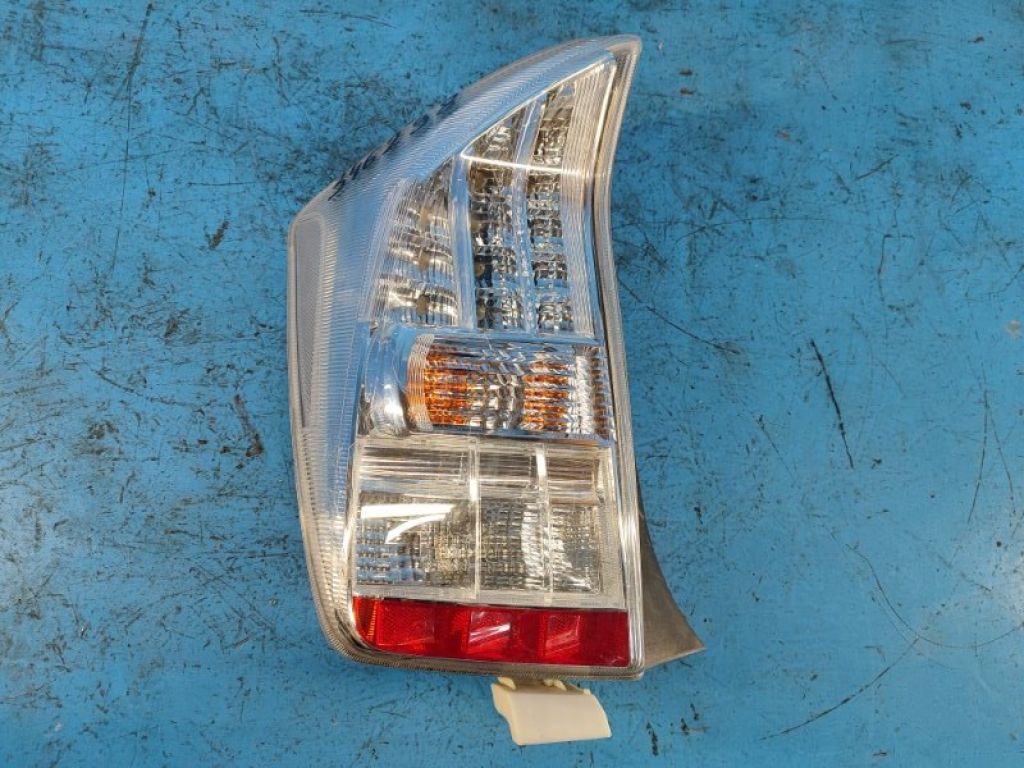 81561-47120 | Фонарь наружный лев. TOYOTA PRIUS - 30 09-17