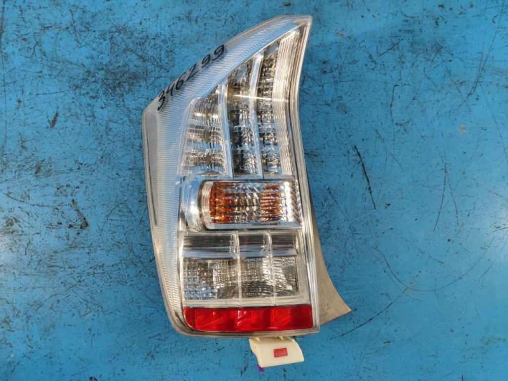 81561-47120 | Фонарь наружный лев. TOYOTA PRIUS - 30 09-17