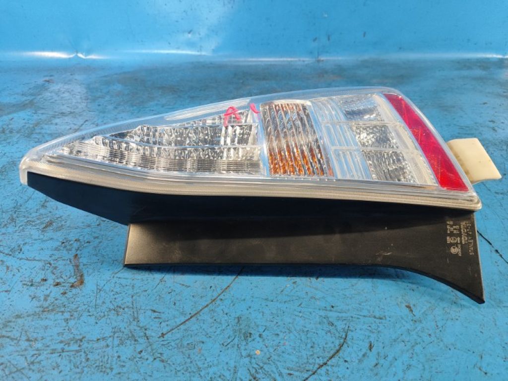 81551-47121 | Фонарь наружный прав. TOYOTA PRIUS - 30 09-17 - Фото 3