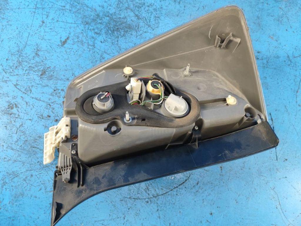 81551-47121 | Фонарь наружный прав. TOYOTA PRIUS - 30 09-17 - Фото 6