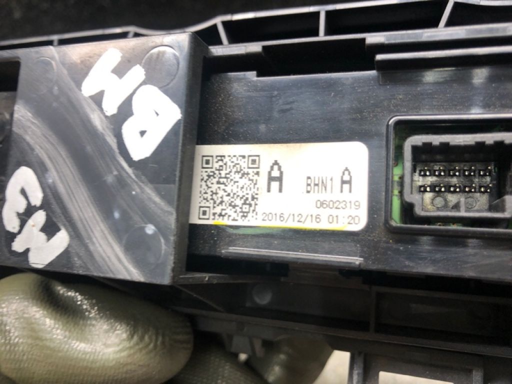 BHN1-55-260A | монітор MAZDA 3 BM 13-19 - Фото 4