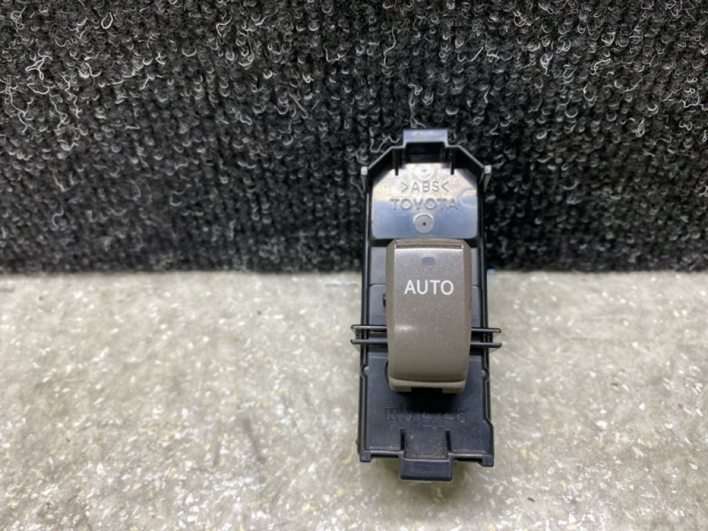 84030-60032 | Кнопка стеклоподъемника LEXUS GX470 02-09