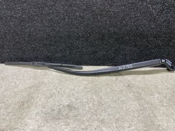 Поводок стеклоочистителя передний прав. TOYOTA CAMRY 55 14-17
