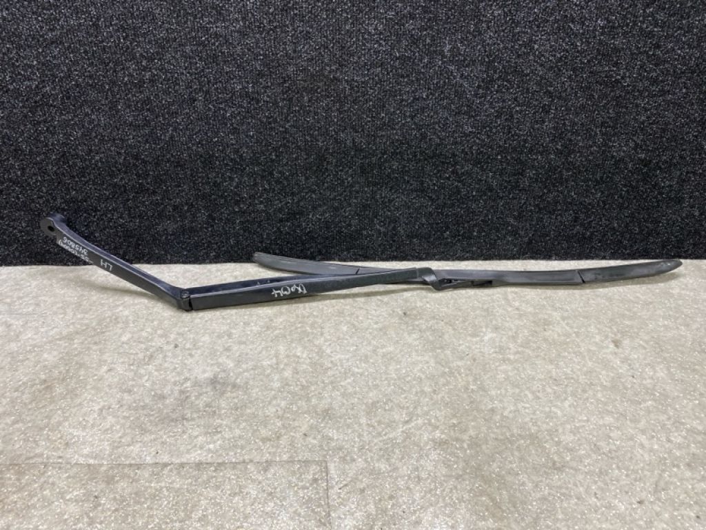 85221-06110 | Поводок стеклоочистителя передний лев. TOYOTA CAMRY 55 14-17