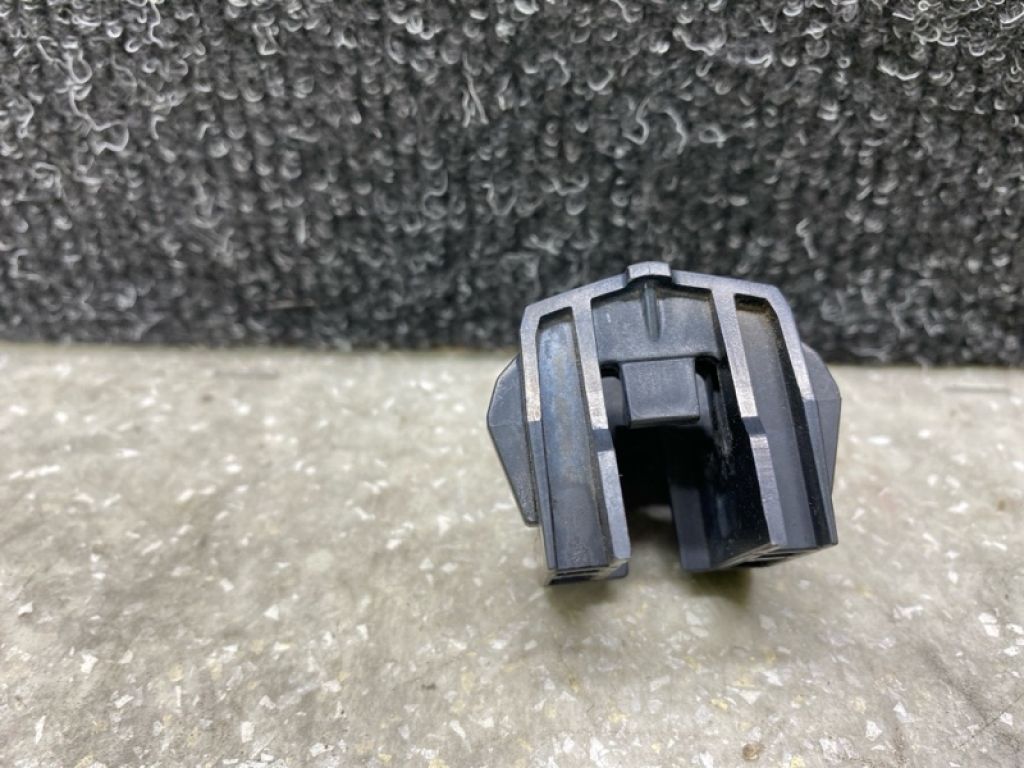 52562-06130 | Кронштейн заднего бампера TOYOTA CAMRY 55 14-17 - Фото 3