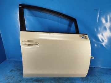 Двері передн. прав. TOYOTA PRIUS PLUS 11-14
