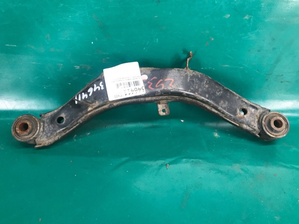 55120EN100 | Рычаг задней подвески поперечный верхний прав. NISSAN JUKE 10-19