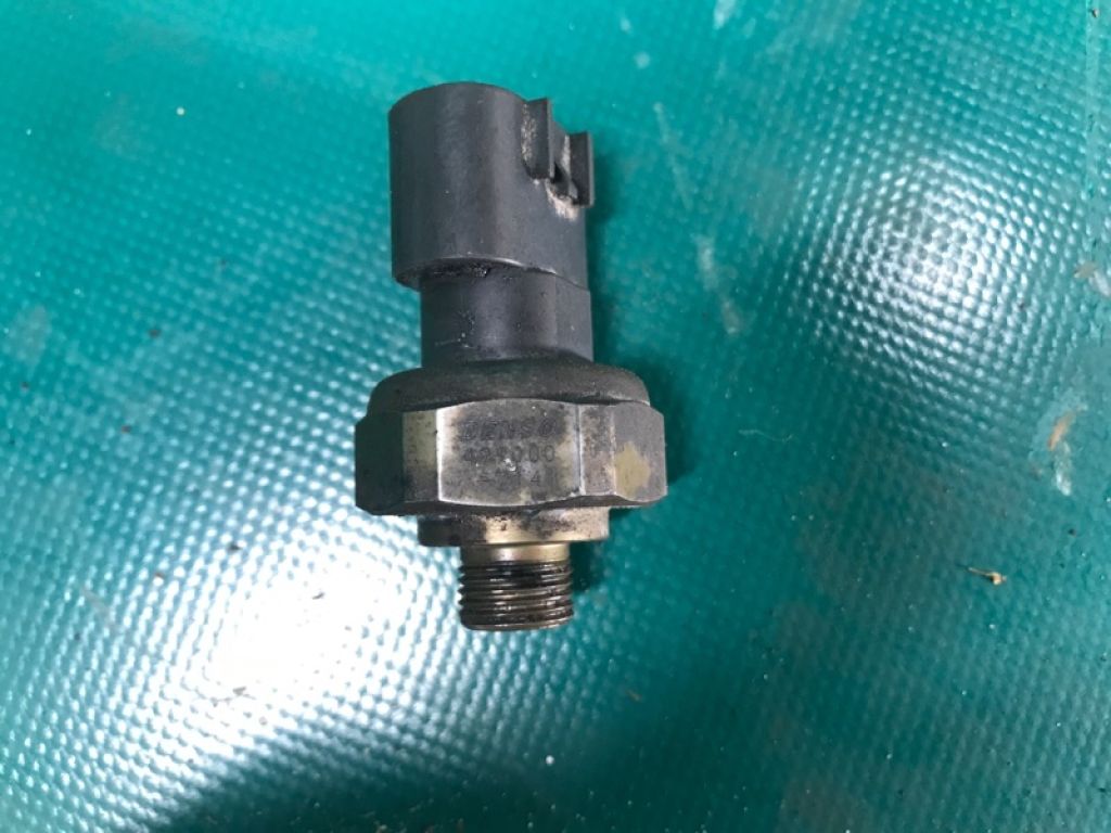 88719-33020 | Датчик тиску кондиціонера TOYOTA AVALON 05-12 - Фото 4