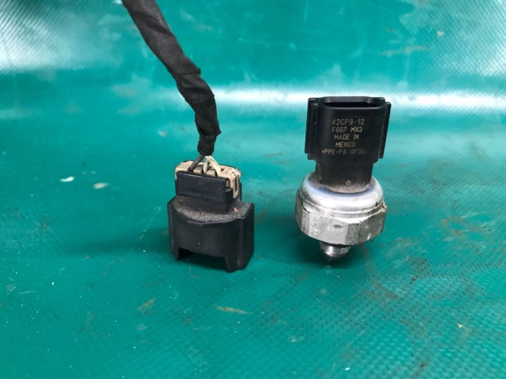 97721-3K000 | Датчик тиску кондиціонера HYUNDAI ELANTRA AD 16-