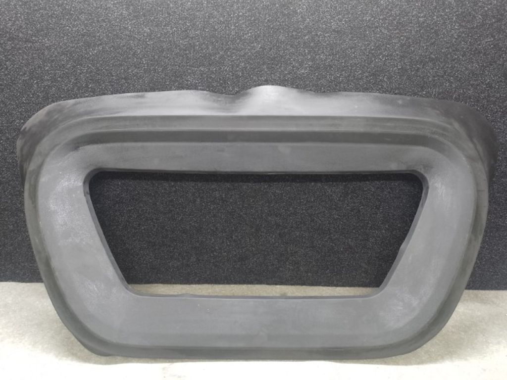 1494088-00-A | Ущільнювач капота TESLA MODEL Y 19-