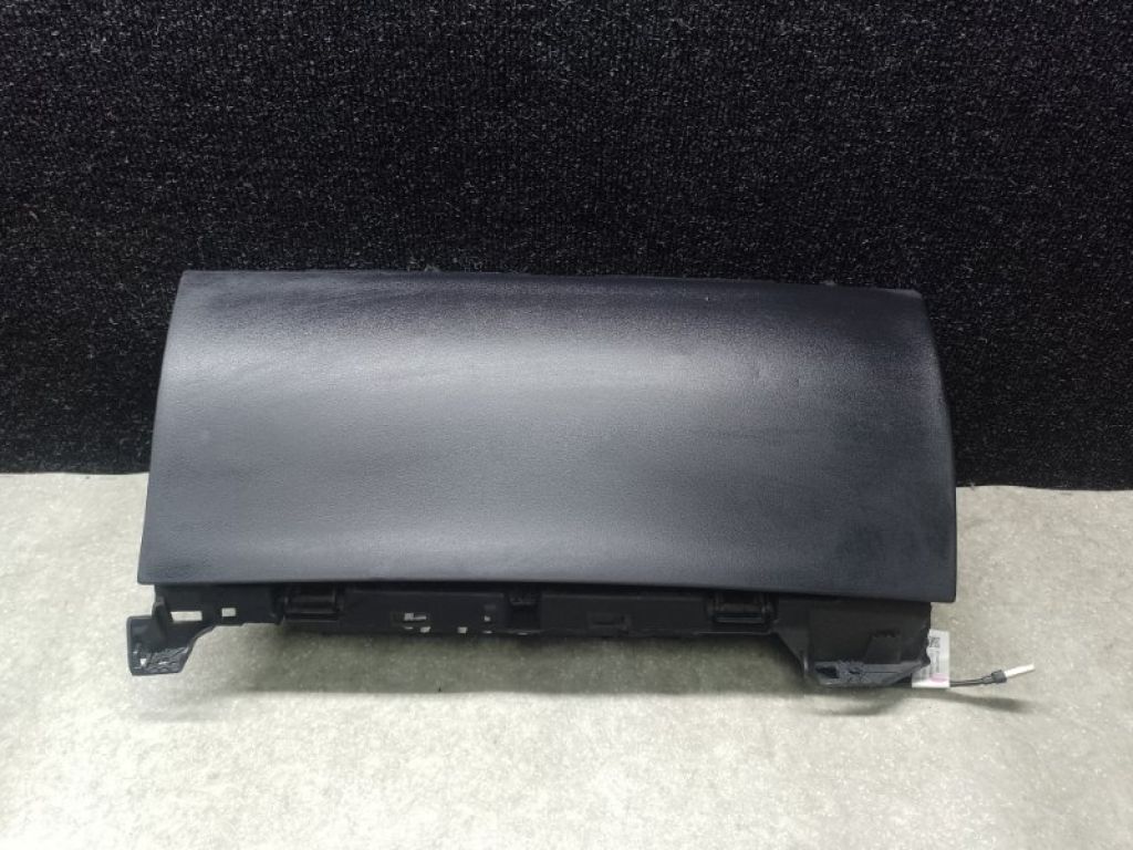 1083331-00-A | Бардачок TESLA MODEL Y 19-