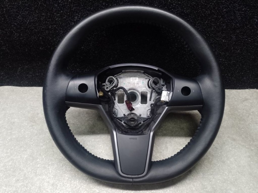 1490214-00-B | Кермо TESLA MODEL Y 19-