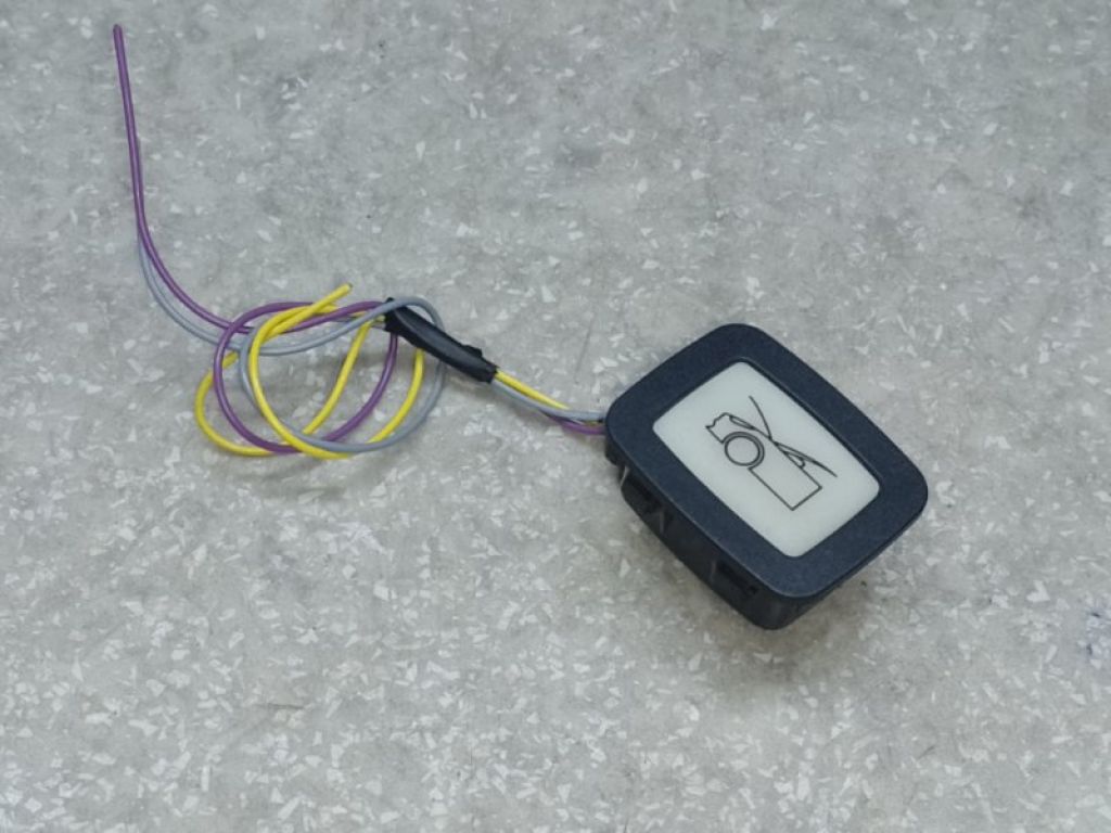 1516185-00-A | Кнопка TESLA MODEL Y 19-