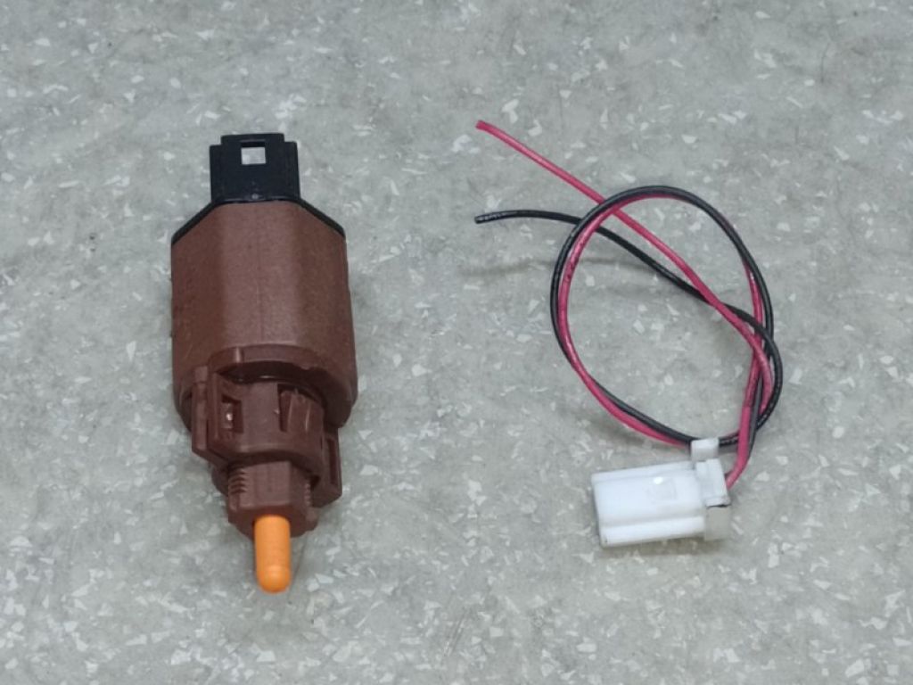 1044681-00-B | Датчик положения педали тормоза TESLA MODEL Y 19-