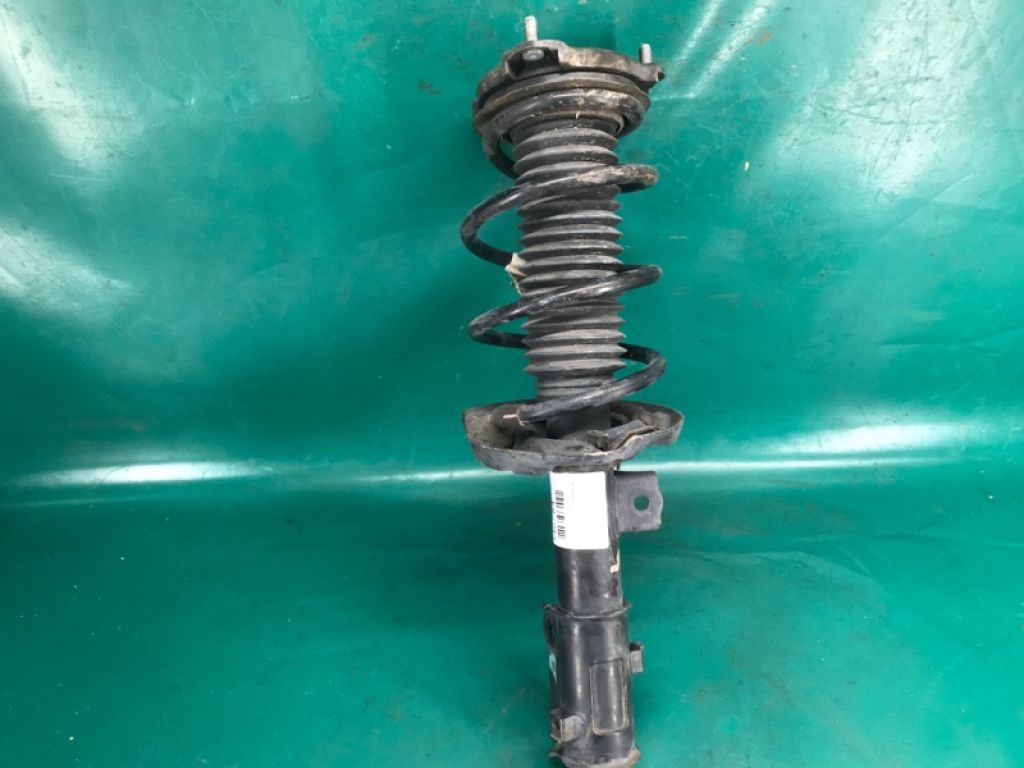 54661-F3700 | Амортизатор передн. прав. HYUNDAI ELANTRA AD 16-