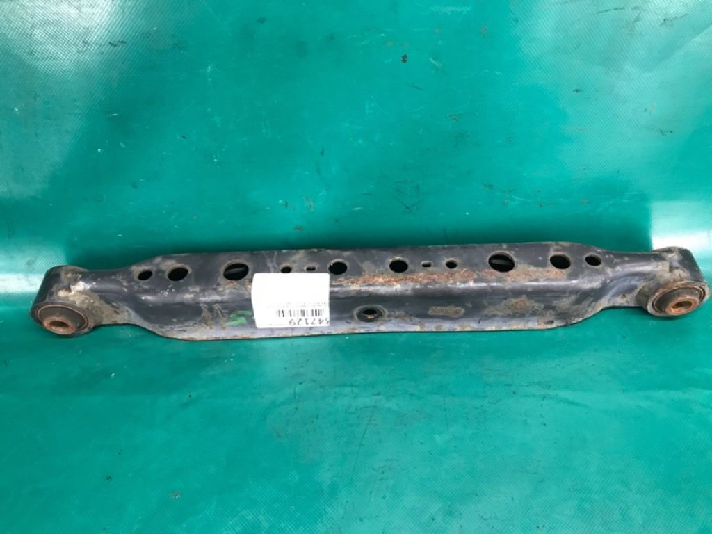 55111-JG00B | Рычаг задней подвески поперечный нижний лев. NISSAN ROGUE 08-15