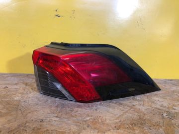 Ліхтар зовнішній прав. TOYOTA RAV4 18-