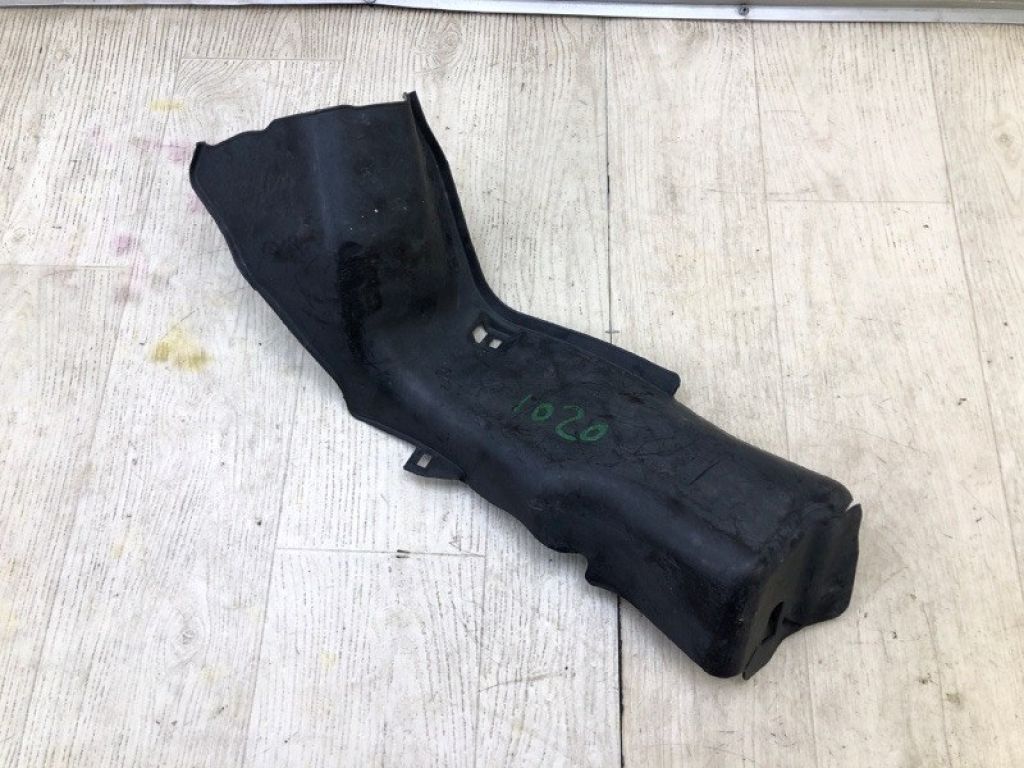 77277-47040 | Защита горловины топливного бака TOYOTA PRIUS - 30 09-17
