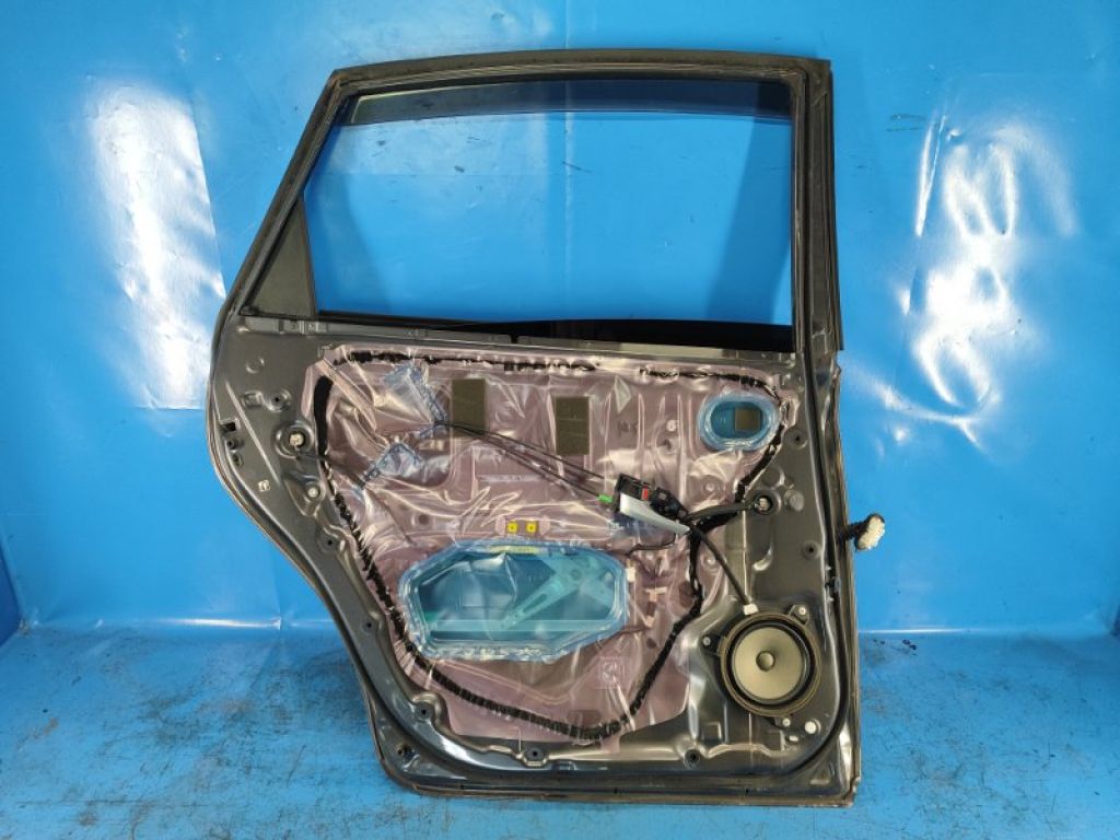 67004-47180 | Двері задн. лів. TOYOTA PRIUS PLUS 11-14 - Фото 8