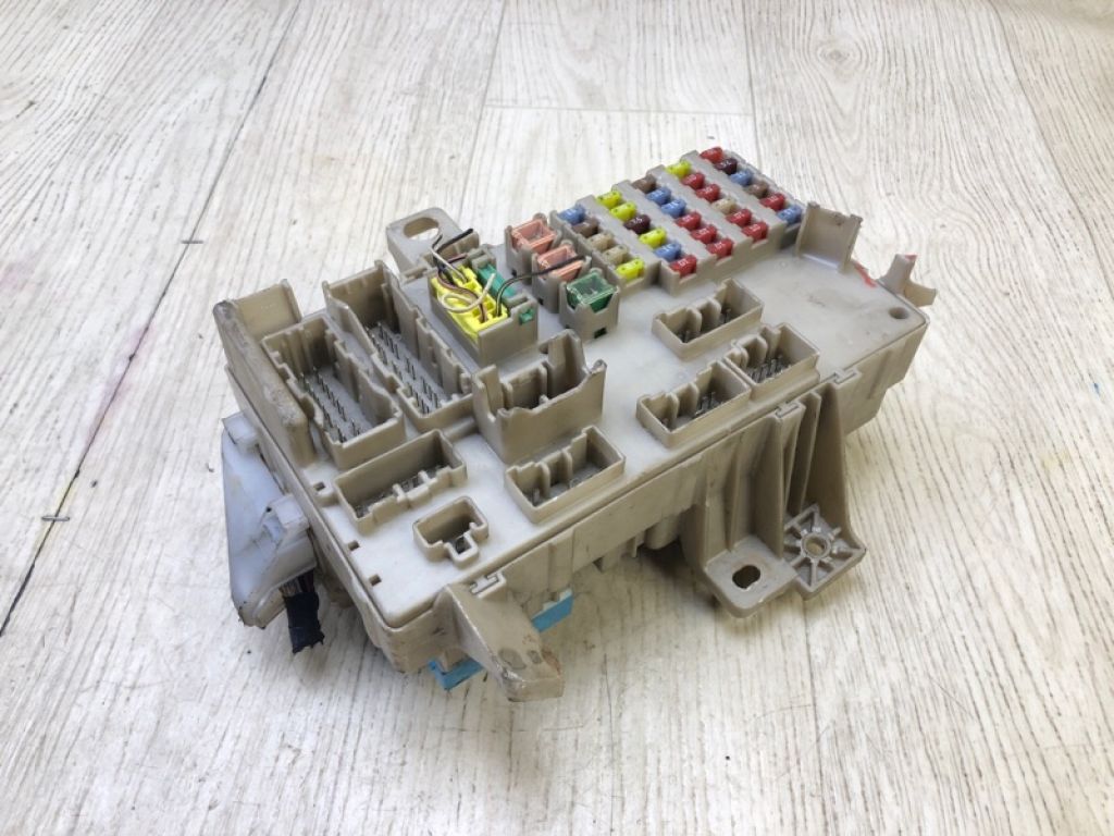 82730-06160 | Блок предохранителей салон TOYOTA CAMRY 30 02-06
