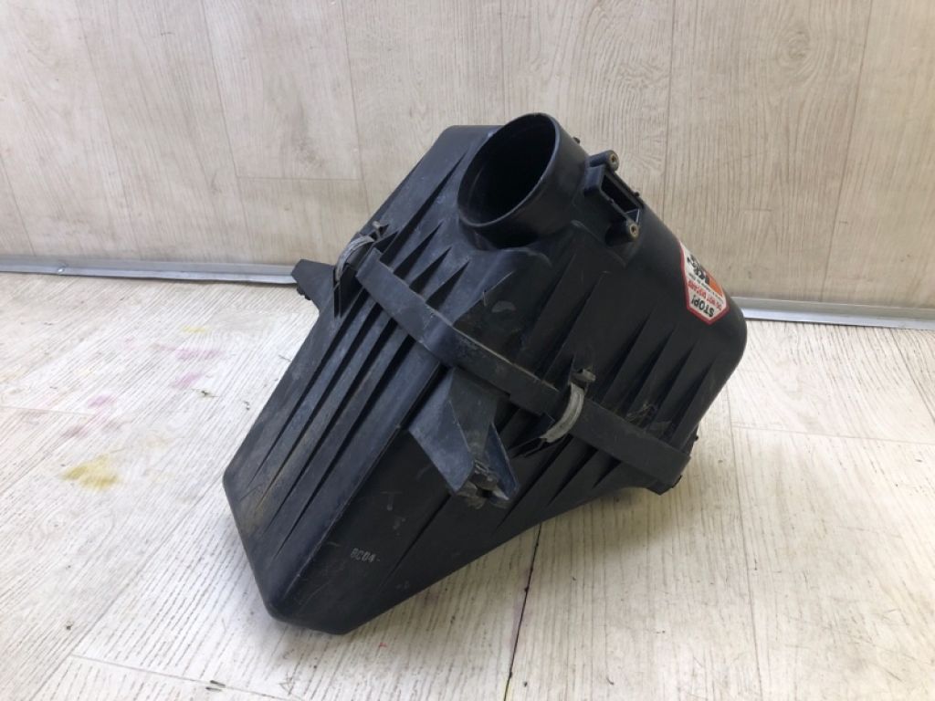 13700-66J00 | Корпус повітряного фільтра SUZUKI GRAND VITARA 05-15