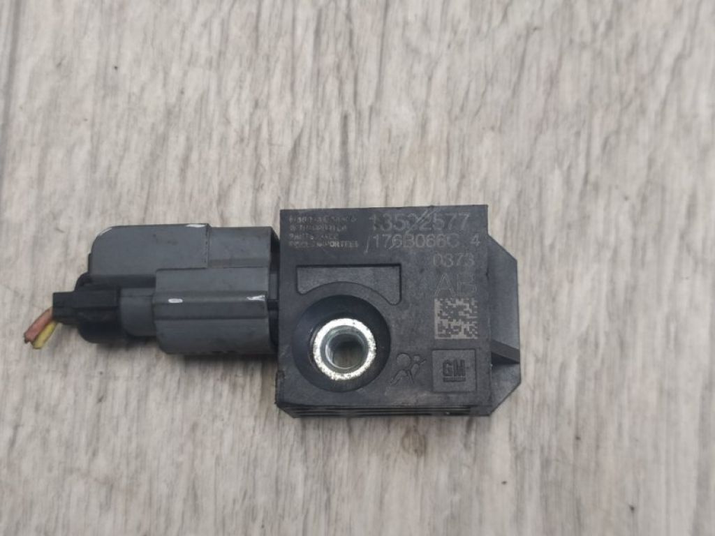 13502577 | Датчик удара передн. CHEVROLET EQUINOX 09-17