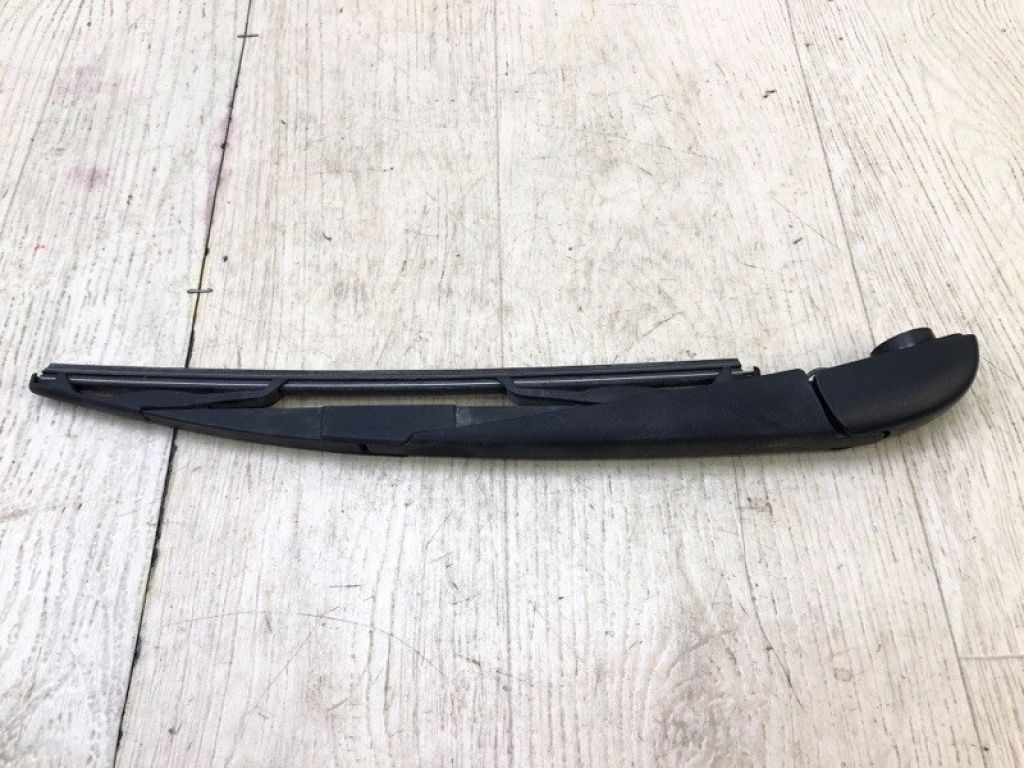 8524142080 | Поводок стеклоочистителя задний TOYOTA RAV4 13-19