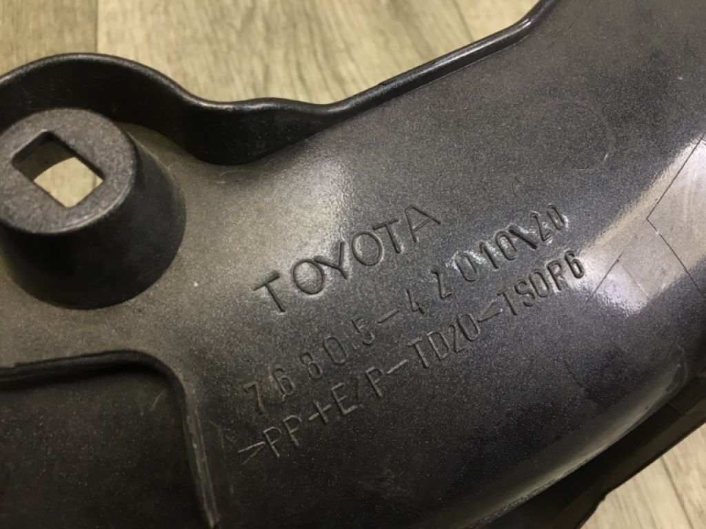 76805-42010 | Накладка крышки багажника прав. TOYOTA RAV4 05-12 - Фото 7