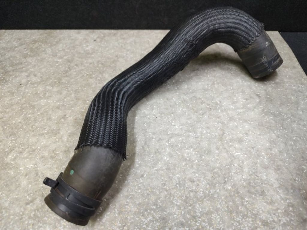 DS7Z-8A577-B | Патрубок системи охолодження FORD FUSION 14-