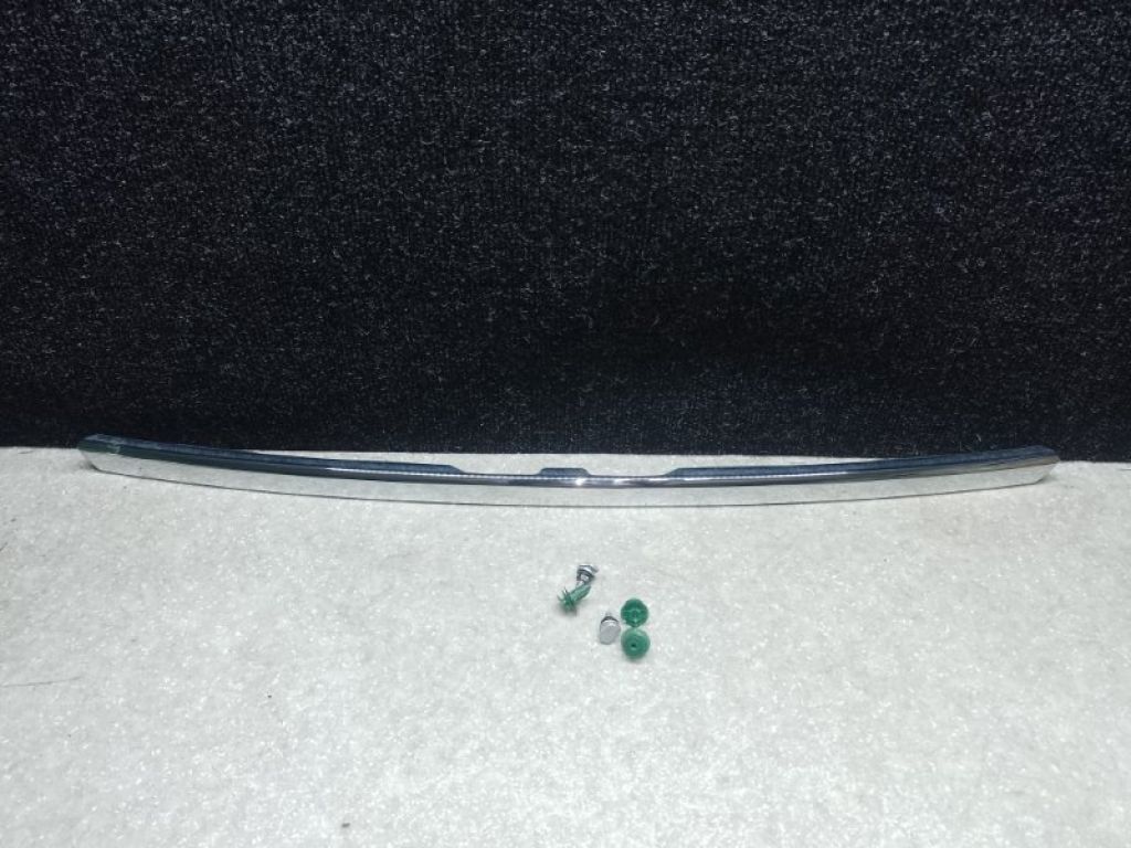 90810-4CM0A | накладка кришки багажника NISSAN X-TRAIL/ROGUE T32 13-20
