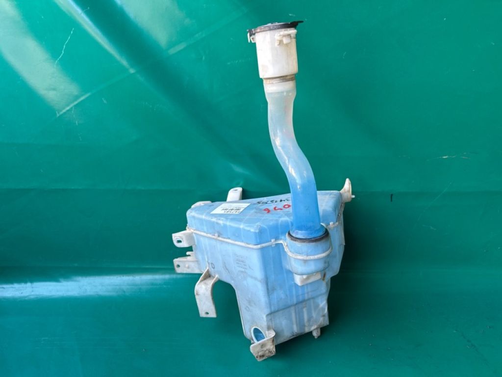 85315-60300 | Бачок омывателя TOYOTA LAND CRUISER PRADO 120 02-09