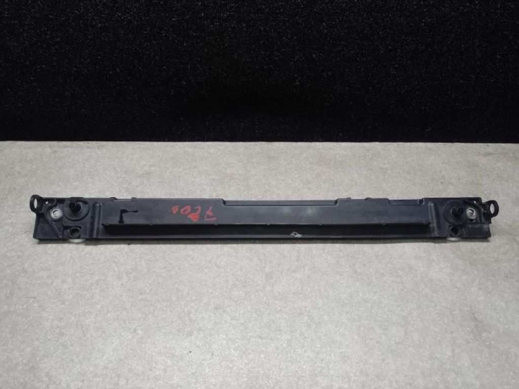 16712-28050 | Накладка на рамку радиатора TOYOTA RAV4 05-12