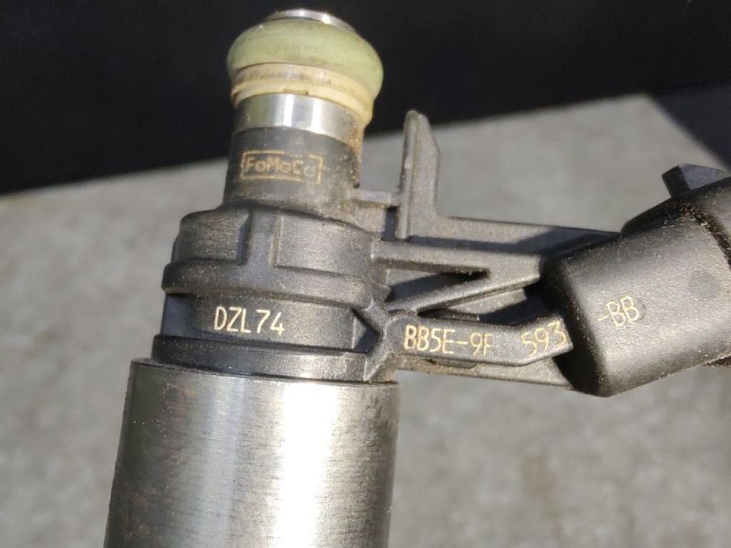 BB5Z-9F593-B | Форсунка топливная FORD FOCUS 10-18 - Фото 3