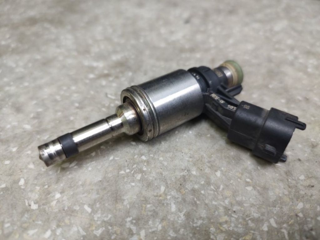 BB5Z-9F593-B | Форсунка паливна FORD FOCUS 10-18