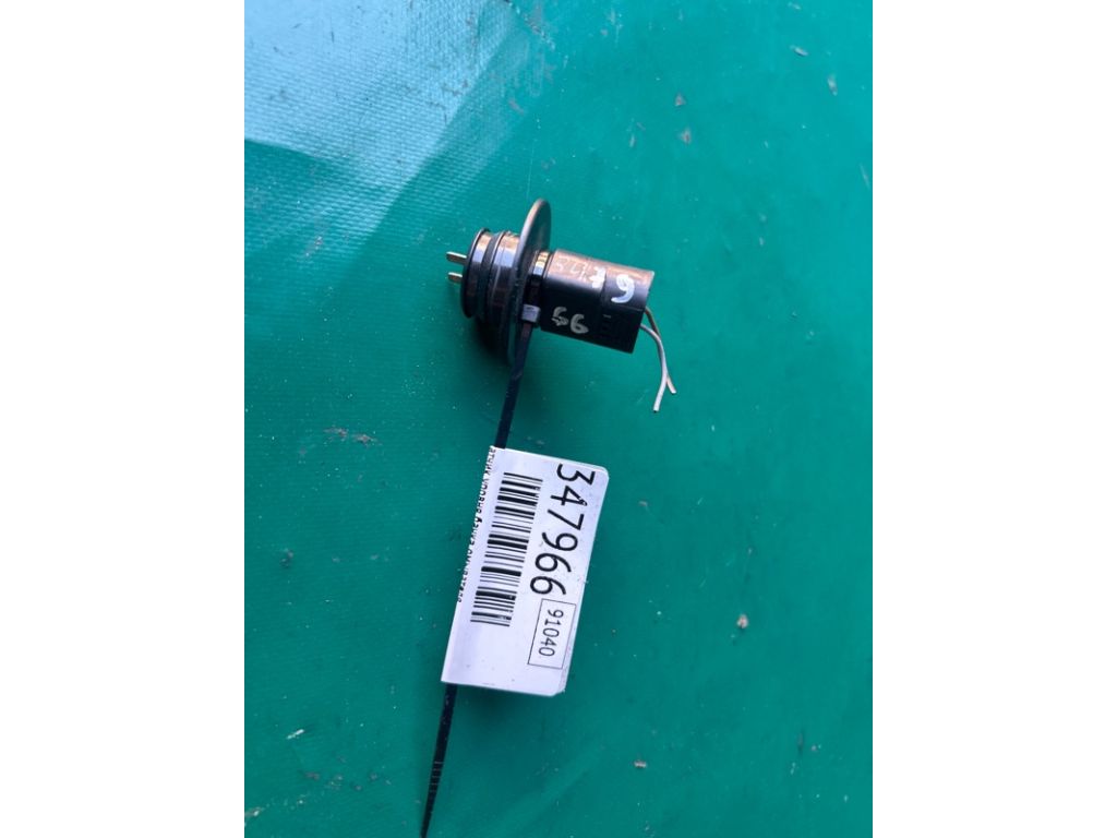 61 66 7 381 594 | Датчик рівня бачка омивача BMW I3 (I01) 13–22 - Фото 2