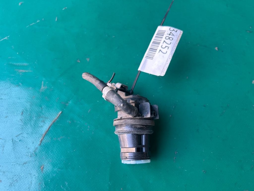 85330-60190 | Насос омивача скла TOYOTA LAND CRUISER PRADO 120 02-09