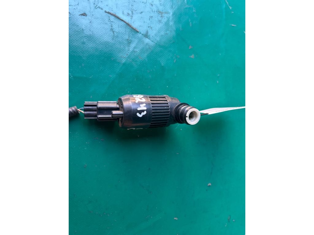 DV6Z-17664-B | Насос омивача скла LINCOLN MKX 16-18 - Фото 3