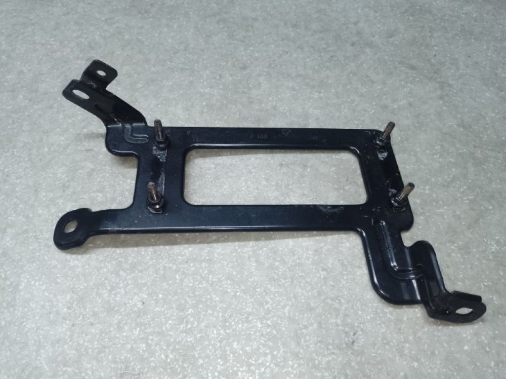 39109-2B270 | Кронштейн HYUNDAI ACCENT RB 10-