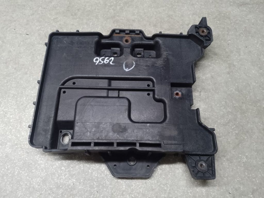 37150-1R370 | Полиця акумулятора HYUNDAI ACCENT RB 10-