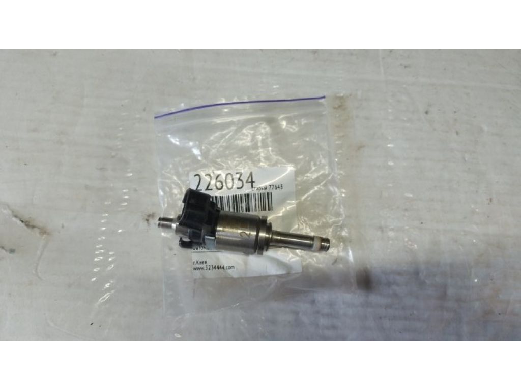 PE01-13-250B | Форсунка топливная MAZDA CX-3 14-18