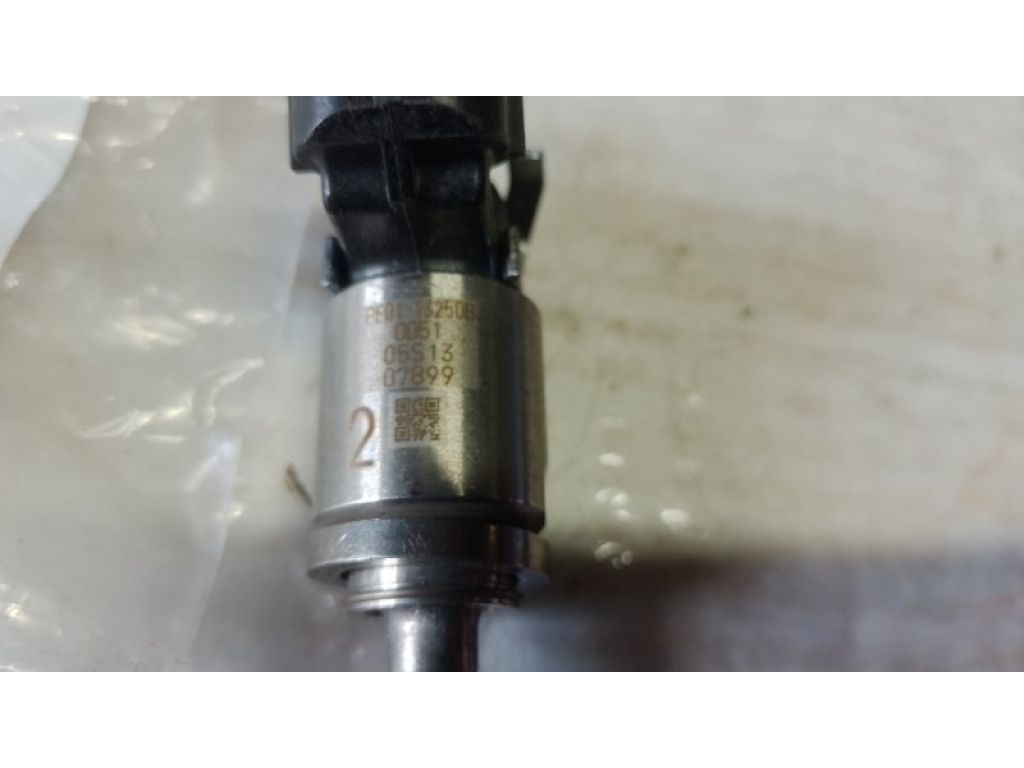 PE01-13-250B | Форсунка топливная MAZDA CX-3 14-18 - Фото 3