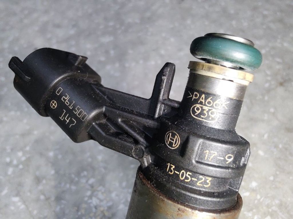 BB5Z-9F593-B | Форсунка паливна FORD ESCAPE 12-19 - Фото 3