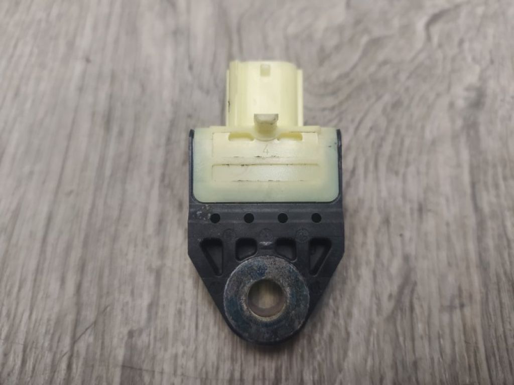 89831-21010 | Датчик удара LEXUS CT200 11-17 - Фото 2